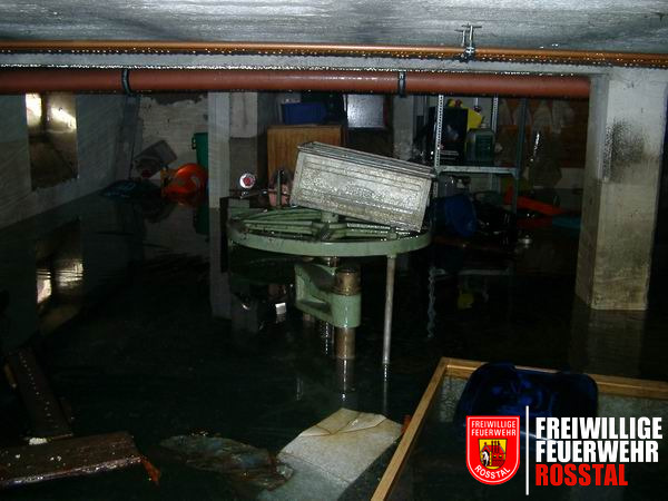 Bild 3 von 5 Das Wasser stand hier fast bis zur Decke.