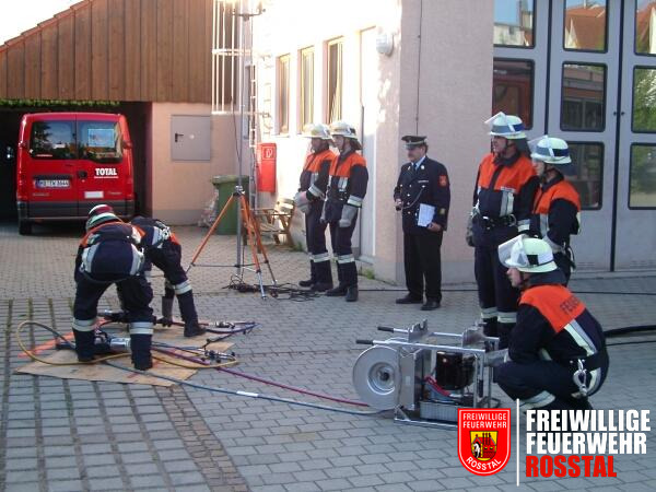 Bild 3 von 5 Gruppe 2 w&auml;hrend der Pr&uuml;fung