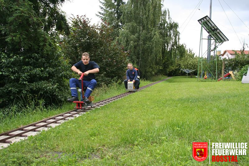 Bild 19 von 30 Eines der Highlights des Orientierungslaufs: Die Schmalspureisenbahn im Garten des Jugendwarts Ingo Schubert