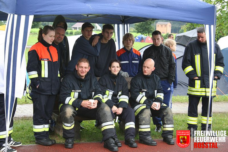 Bild 8 von 19 Die FF Zirndorf blieb im Trockenen