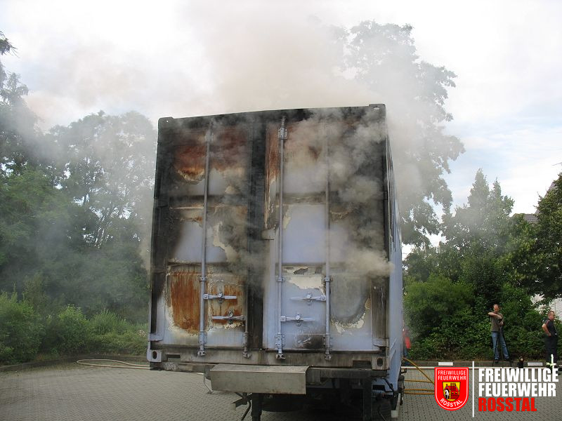 Bild 6 von 18 Der Container "im Betrieb" von hinten. Die Hitze hinterl&auml;sst ihre Spuren.