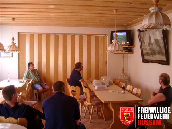 Bild 5 von 6 Die Fu&szlig;ball WM verk&uuml;rzt das warten auf den n&auml;chsten Einsatz.