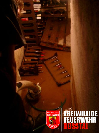 Bild 4 von 5 Keller in einem Wohnhaus unter Wasser.