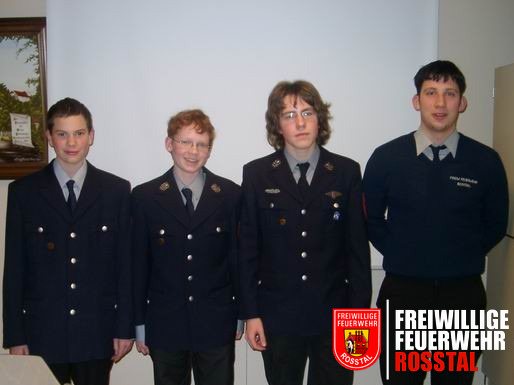 Bild 2 von 2 von links: J&ouml;rg Kuchlbauer (Kassenpr&uuml;fer), Daniel G. (1. Jugendsprecher), Florian F. (Kassenpr&uuml;fer), Matthias Schuh (2. Jugendsprecher)