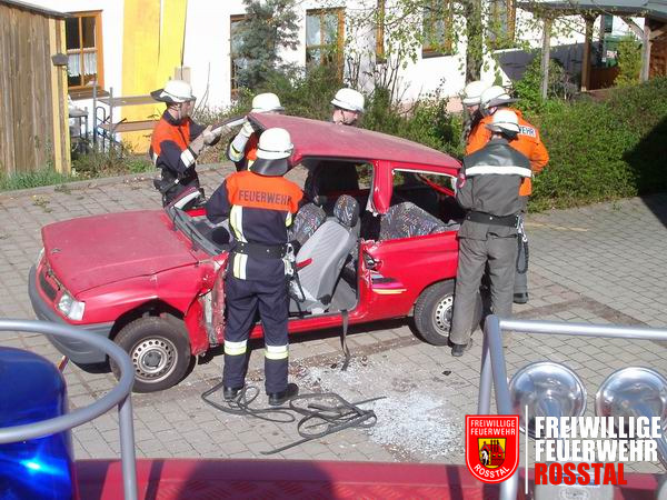 Bild 15 von 22 Aus dem Kleinwagen wird ein Cabrio.