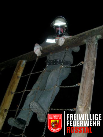 Bild 16 von 23 Am Kletterger&uuml;st.