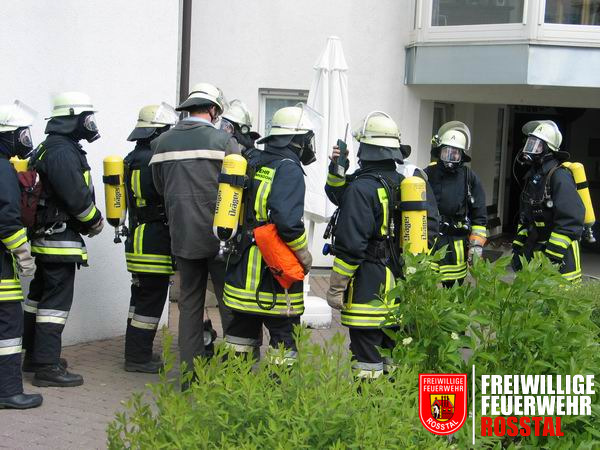 Bild 6 von 18 Zugang f&uuml;r die Atemschutzger&auml;tetr&auml;ger war der Haupteingang.