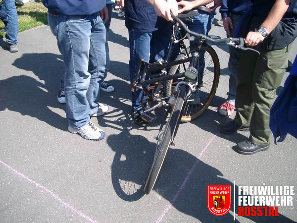 Bild 8 von 17 Ein sehr gelenkiges Fahrrad!.