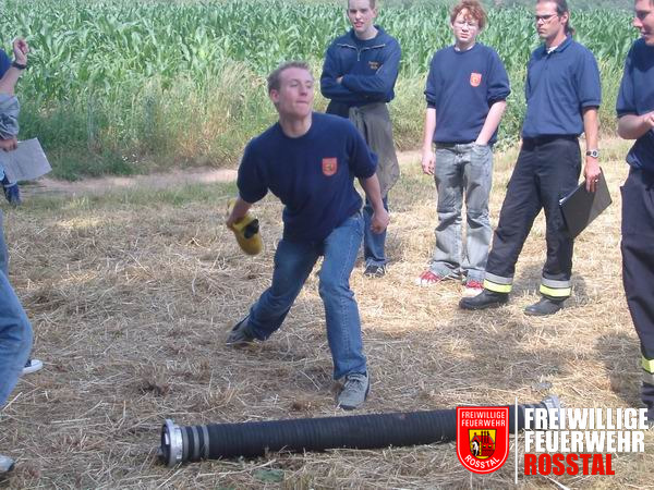 Bild 9 von 17 Stiefelweitwurf