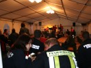 Die Band sorgt für gute Stimmung im Zelt
  