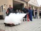 Feuer Löschen mit dem CO2-Löscher
  