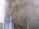 Brandübungscontainer: Dicker pulsierender Rauch k...
  